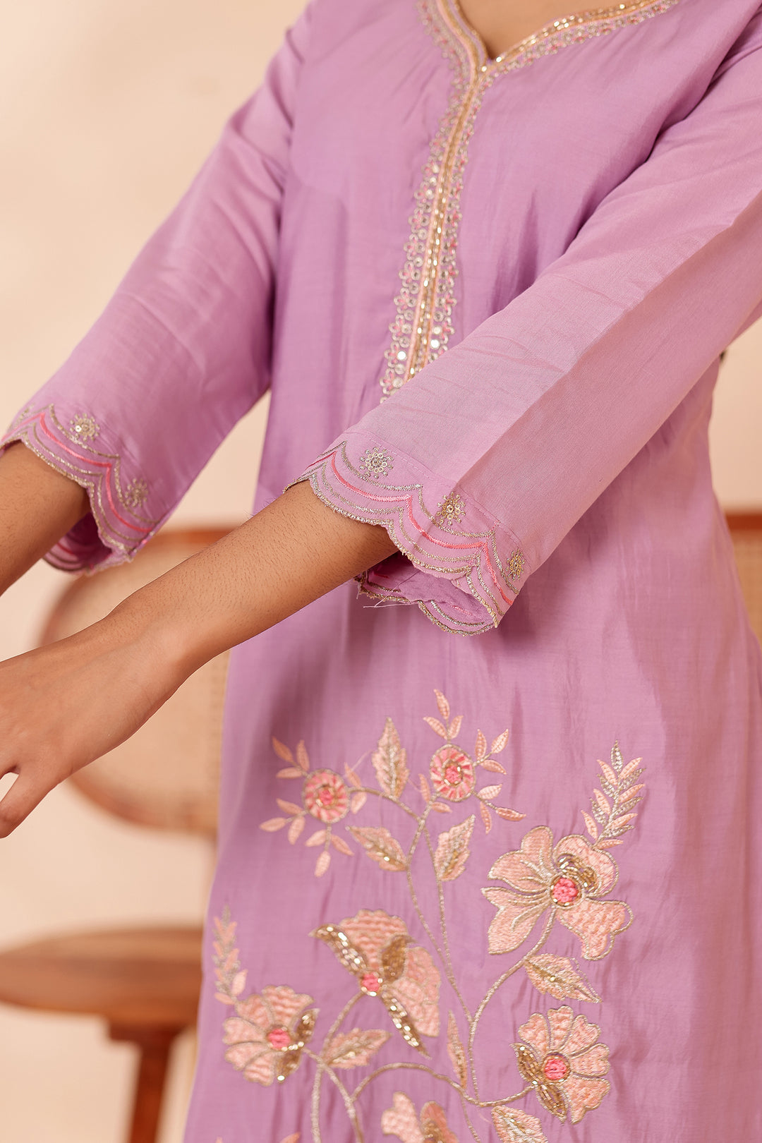 Lilac Roman Silk Straight Cut Kurta Set with Floral Embroidery.