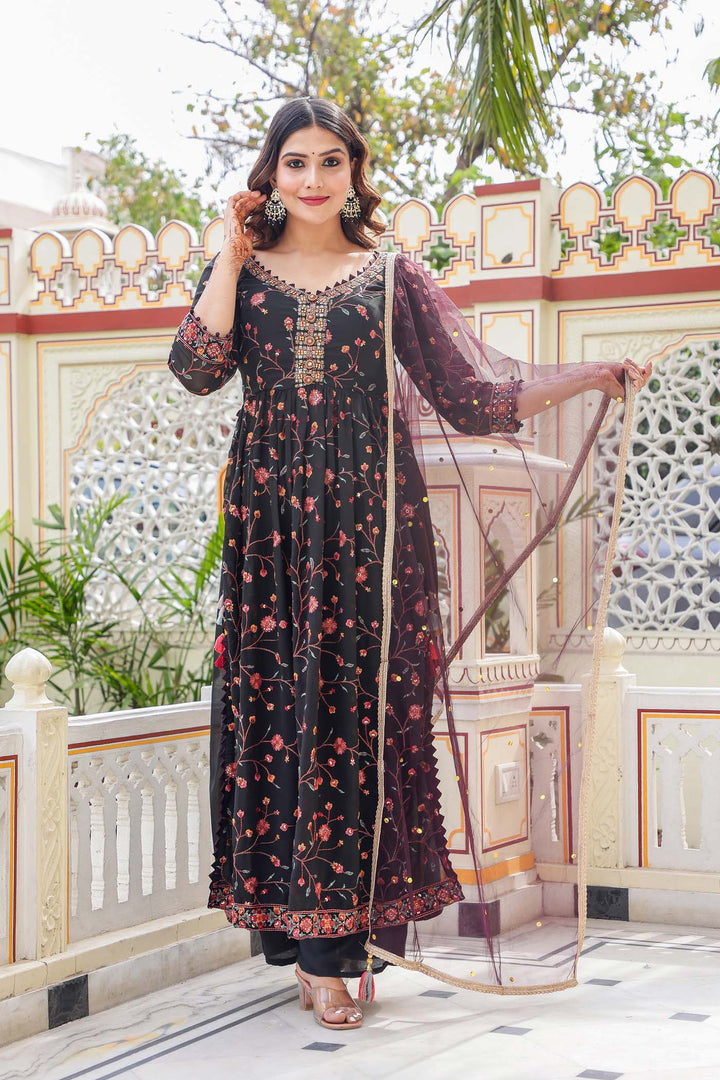 Black Naira Cut Kurta Set.