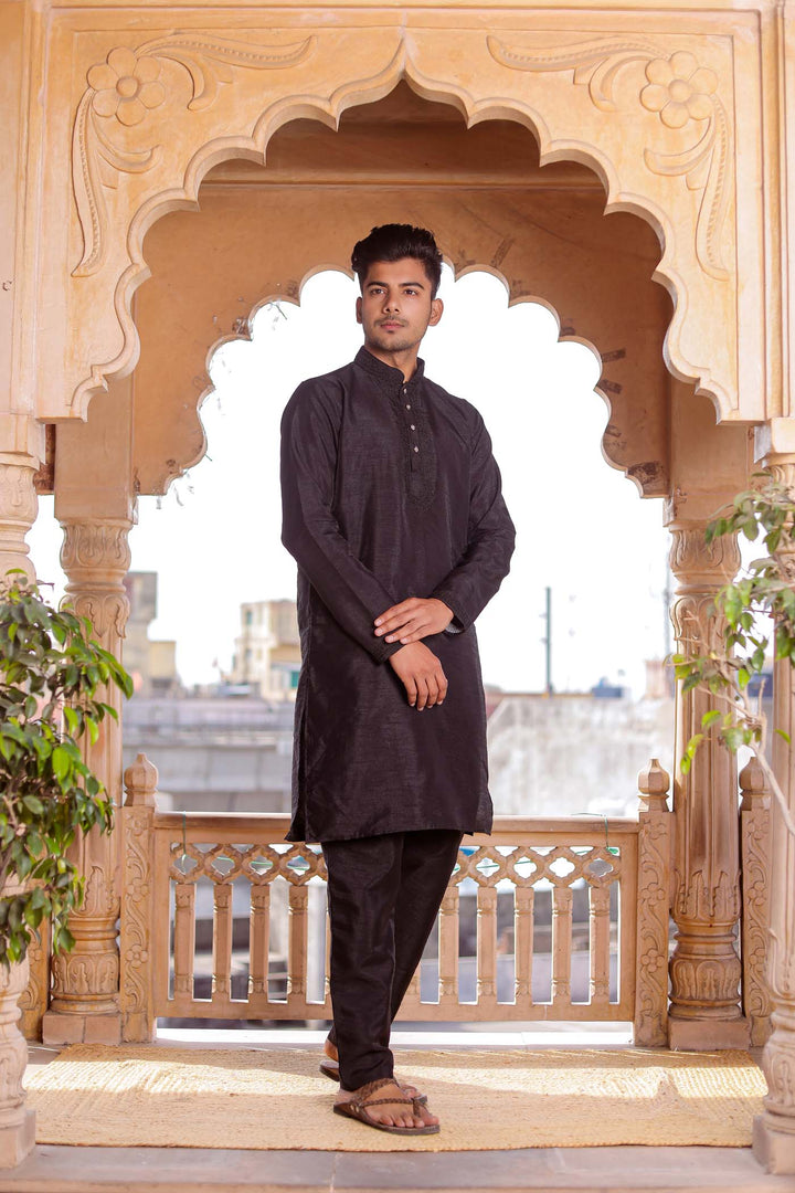 Black Silk Thread Embroidery Kurta Suit.