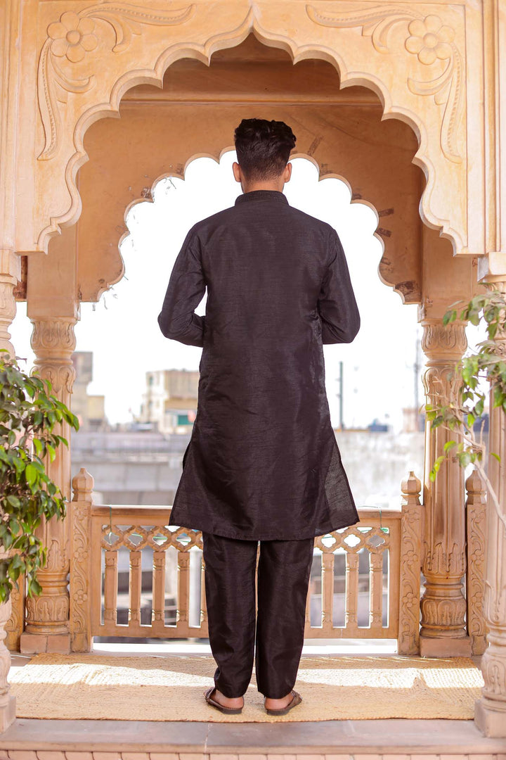 Black Silk Thread Embroidery Kurta Suit.