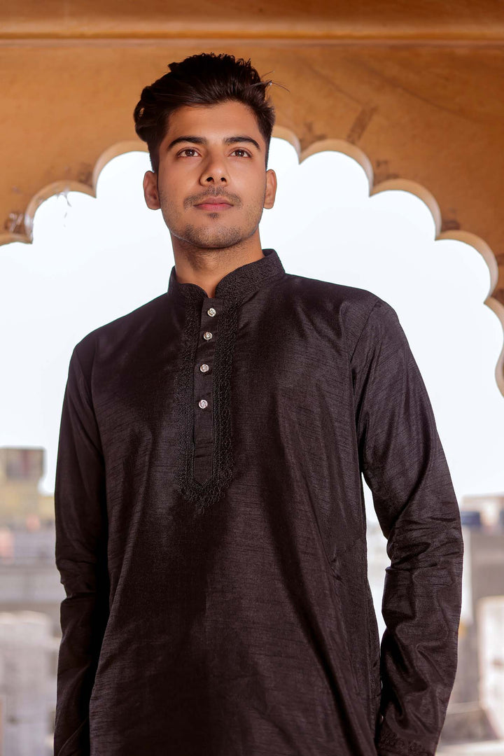 Black Silk Thread Embroidery Kurta Suit.