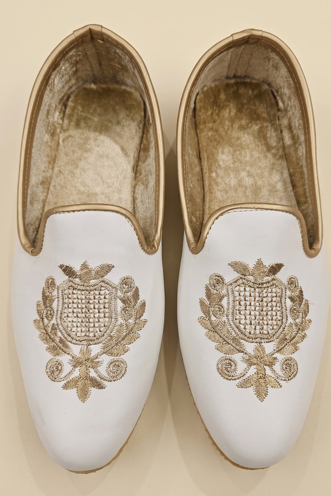 White Embroidery Mens Mojdi Shoes.