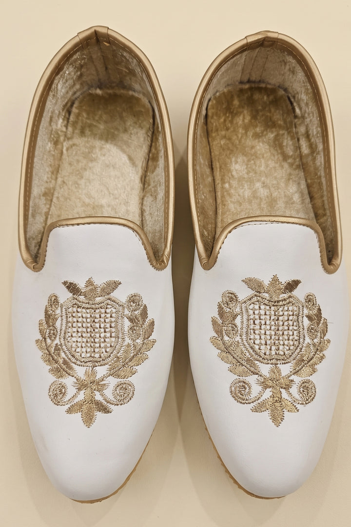 White Embroidery Mens Mojdi Shoes.