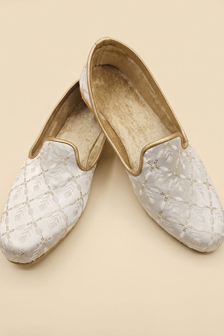 Ivory Lucknowi Embroidery Mens Mojdi Shoes.