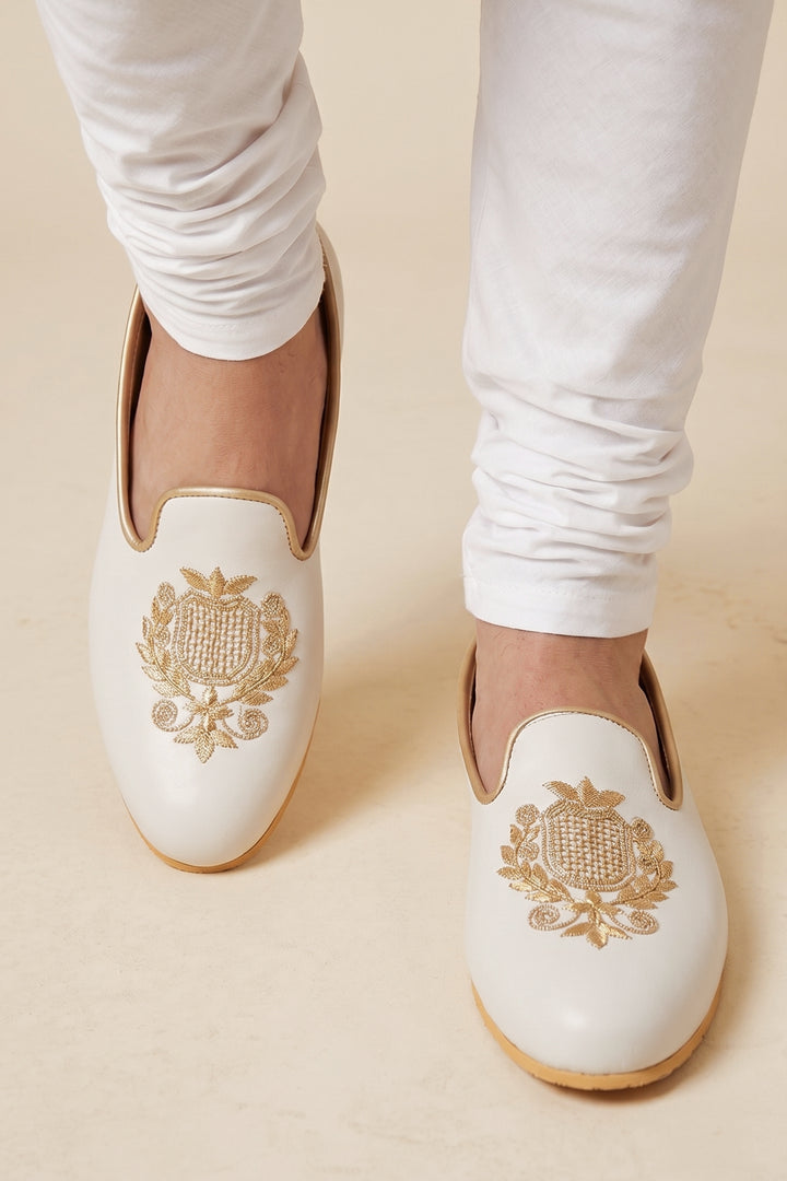 White Embroidery Mens Mojdi Shoes.