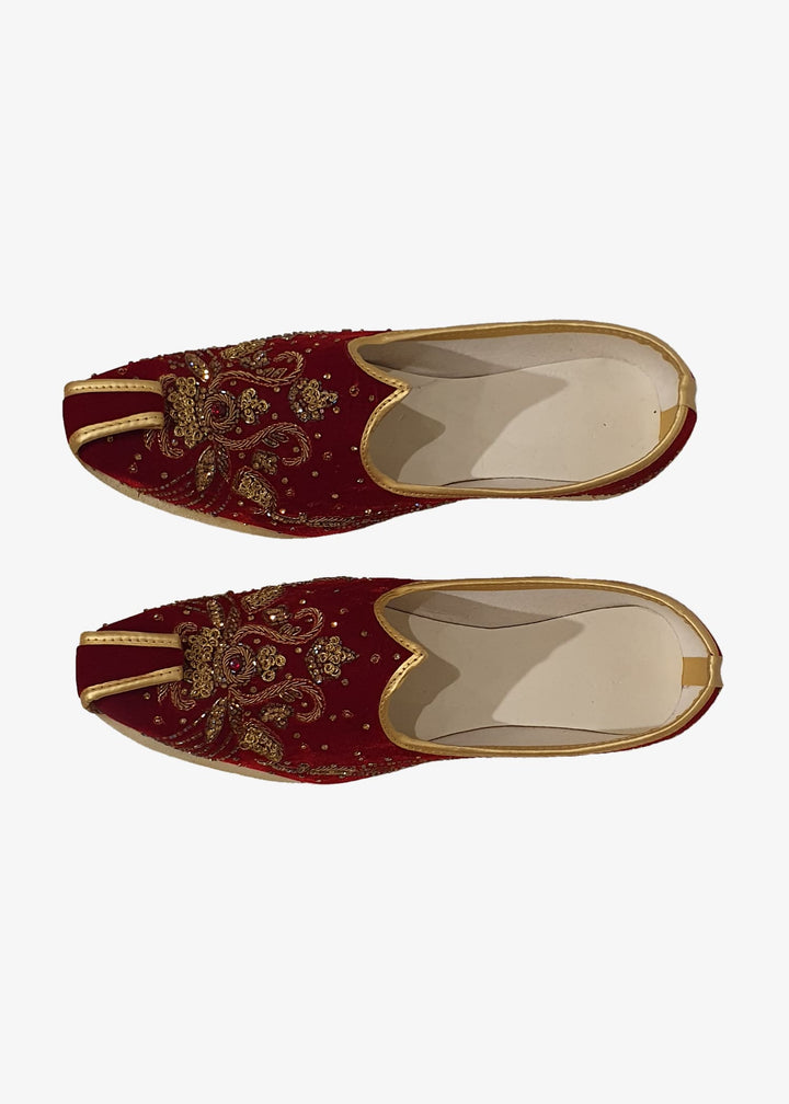 Maroon Velvet Embroidered Mens Mojdi